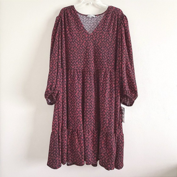 Sandra Darren Dresses & Skirts - Sandra Darren Red Black Floral Crepe Tiered V-Neck boho cottagecore Dress 3X